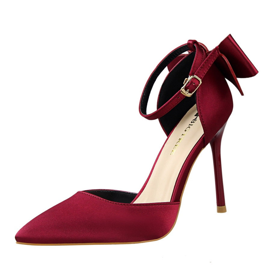 Bow Pointed Toe Pumps