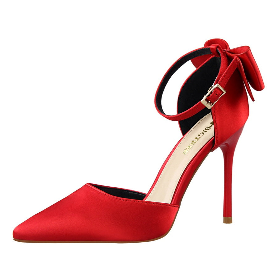 Bow Pointed Toe Pumps