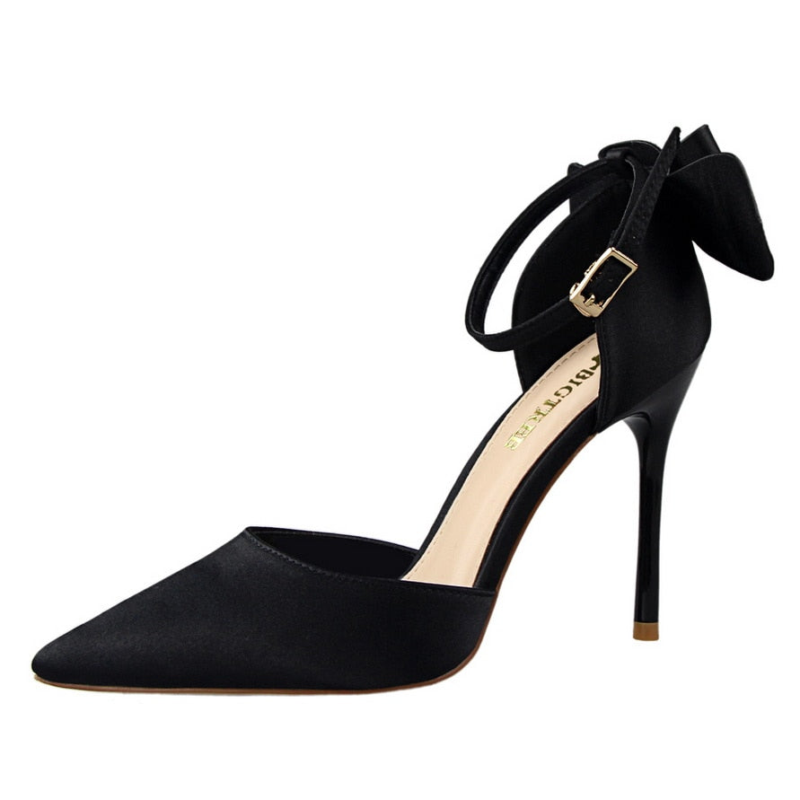 Bow Pointed Toe Pumps